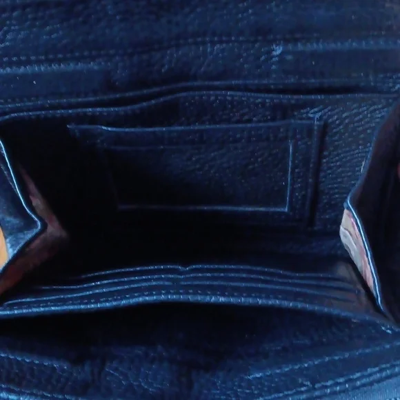 Brighton black leather cross body bag - Picture 2 of 7